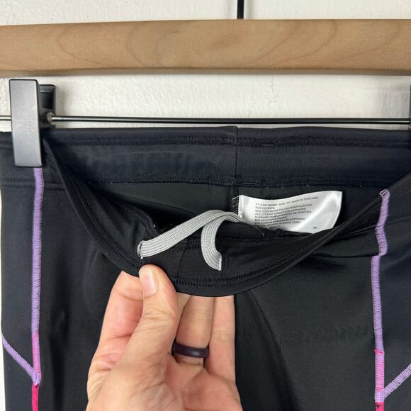 CW-X | Black Rainbow 3/4 Length Stabilyx UPF 50+ Cropped Compression Leggings - Picture 6 of 8